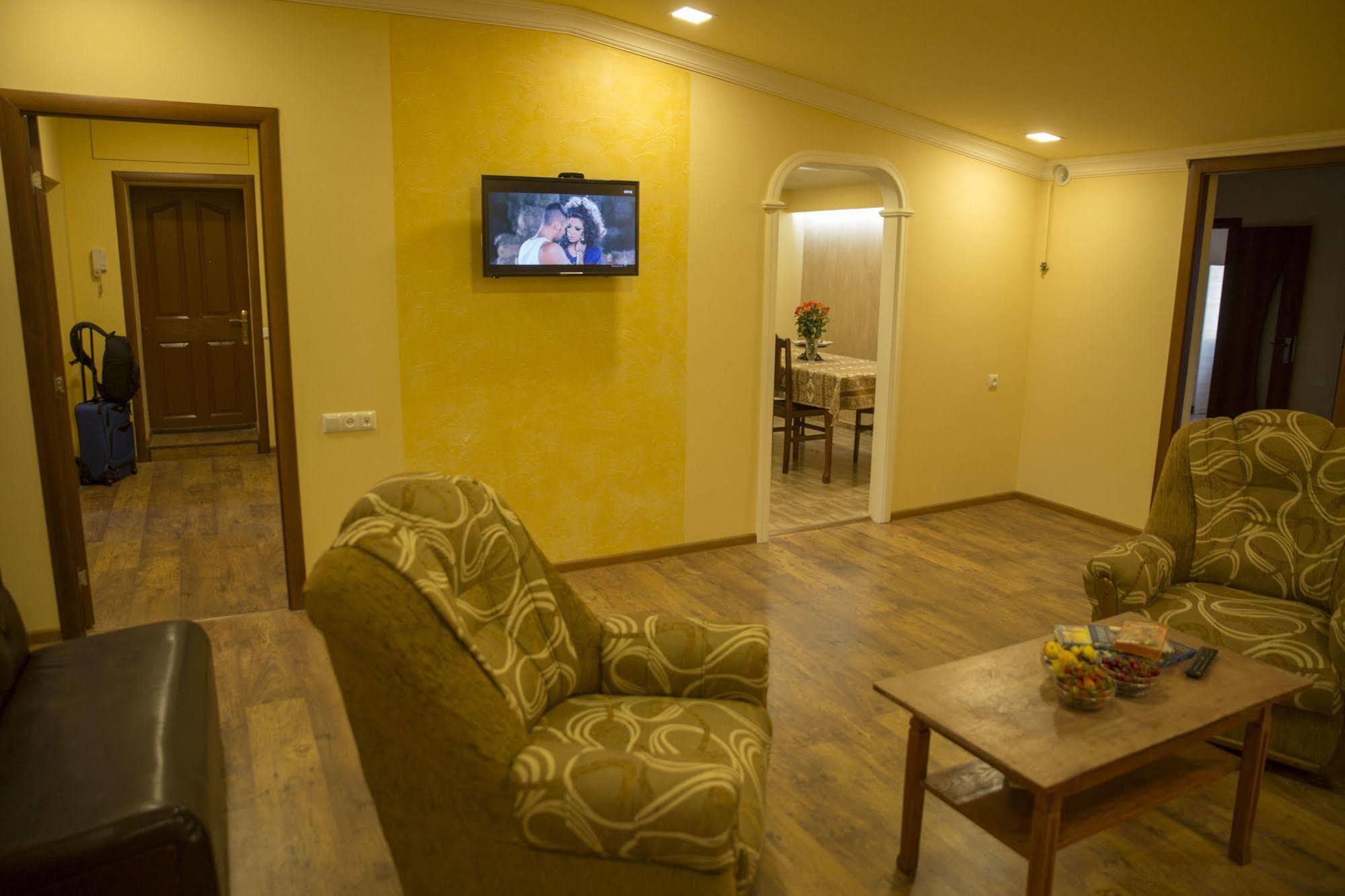 Your Hostel Yerevan Luaran gambar