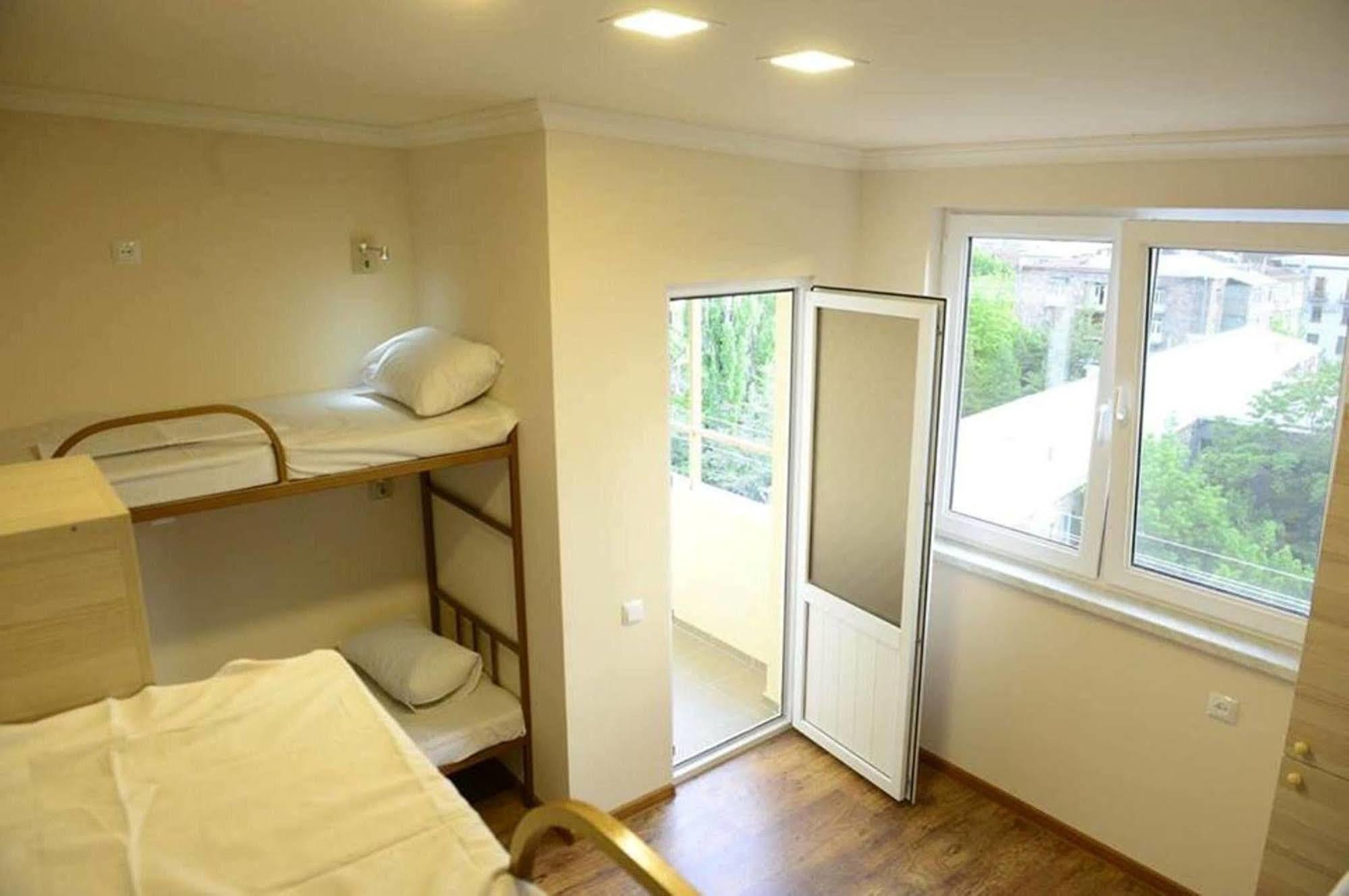 Your Hostel Yerevan Luaran gambar