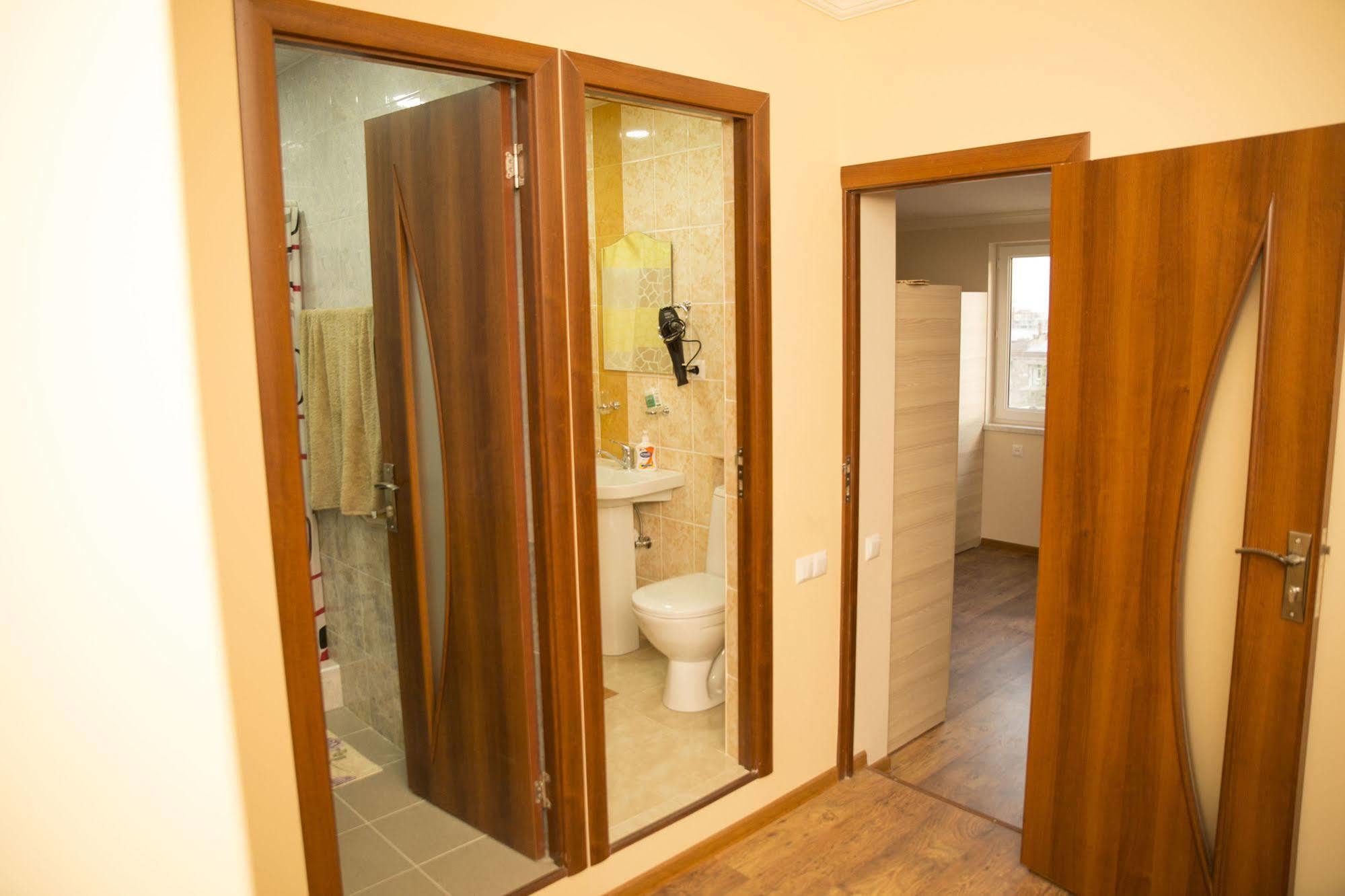 Your Hostel Yerevan Luaran gambar